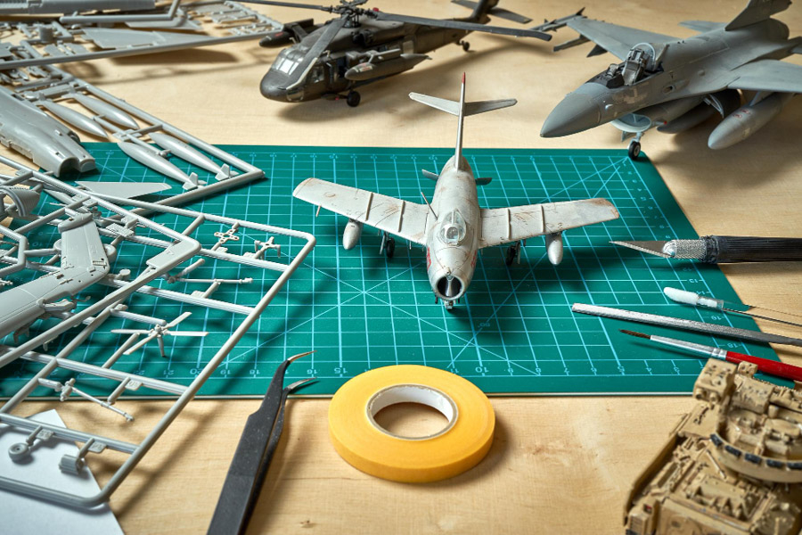 MB_ST_25_Plastikoví modeláři.jpg
