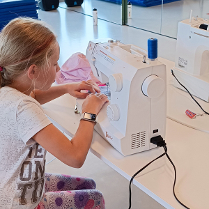 PLT Šijeme a tvoříme s Hankou a Péťou